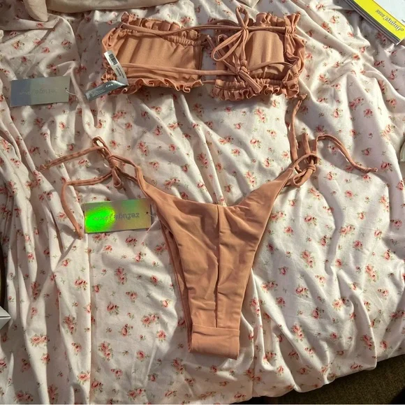 New Pink Strapless Bikini Set - Picture 2 of 3